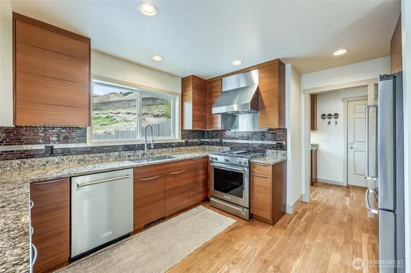 $1,175,000 | 521 23rd Street Northeast, East Wenatchee, WA 98802