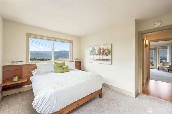 $1,175,000 | 521 23rd Street Northeast, East Wenatchee, WA 98802