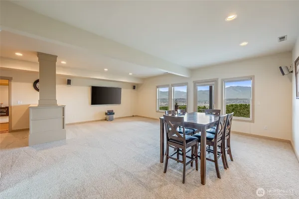 $1,175,000 | 521 23rd Street Northeast, East Wenatchee, WA 98802