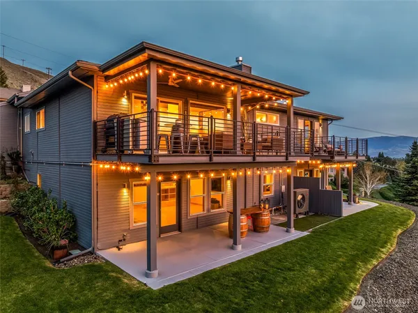 $1,175,000 | 521 23rd Street Northeast, East Wenatchee, WA 98802