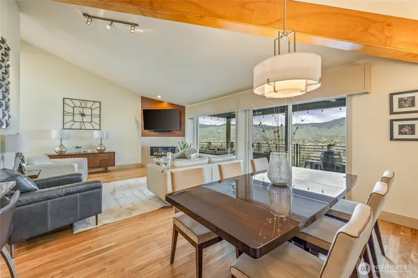 $1,175,000 | 521 23rd Street Northeast, East Wenatchee, WA 98802