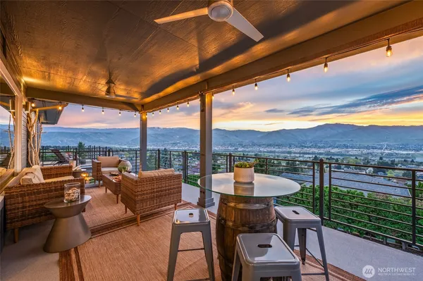 $1,175,000 | 521 23rd Street Northeast, East Wenatchee, WA 98802