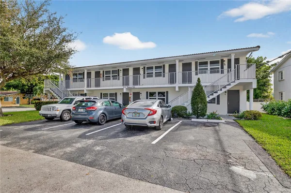 $1,750 | 1520 Northeast 56th Street, Unit 8, Fort Lauderdale, FL 33334