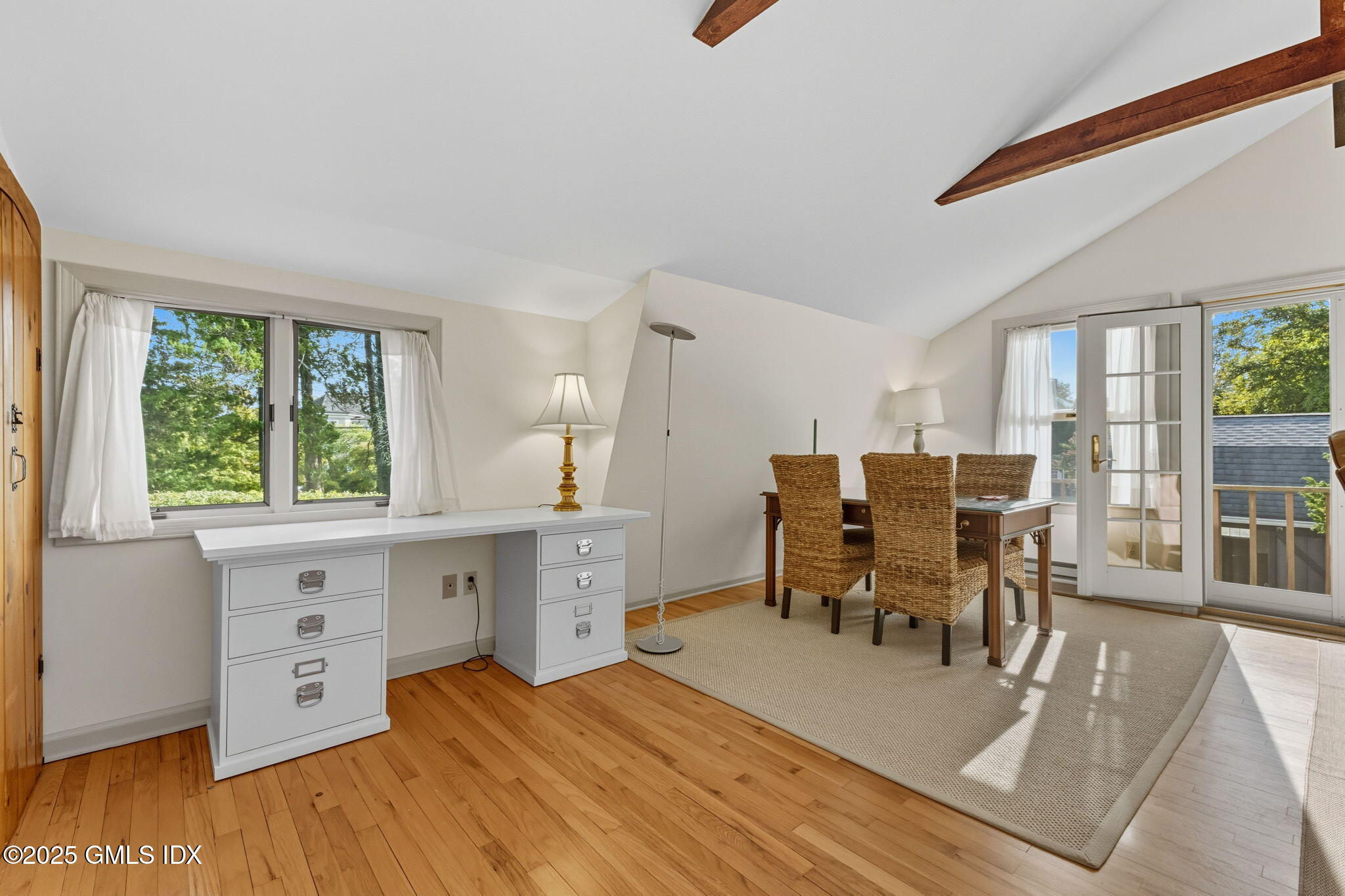 17 Keofferam Road Old Greenwich, CT 06870 - Photo 6 of 14 2nd Floor