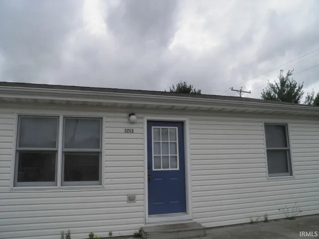 $895 | 5221 Raubs Lane, Bloomington, IN 47404