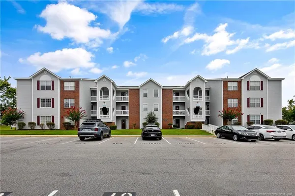 $138,500 | 224 Waterdown Drive, Unit 11, Fayetteville, NC 28314