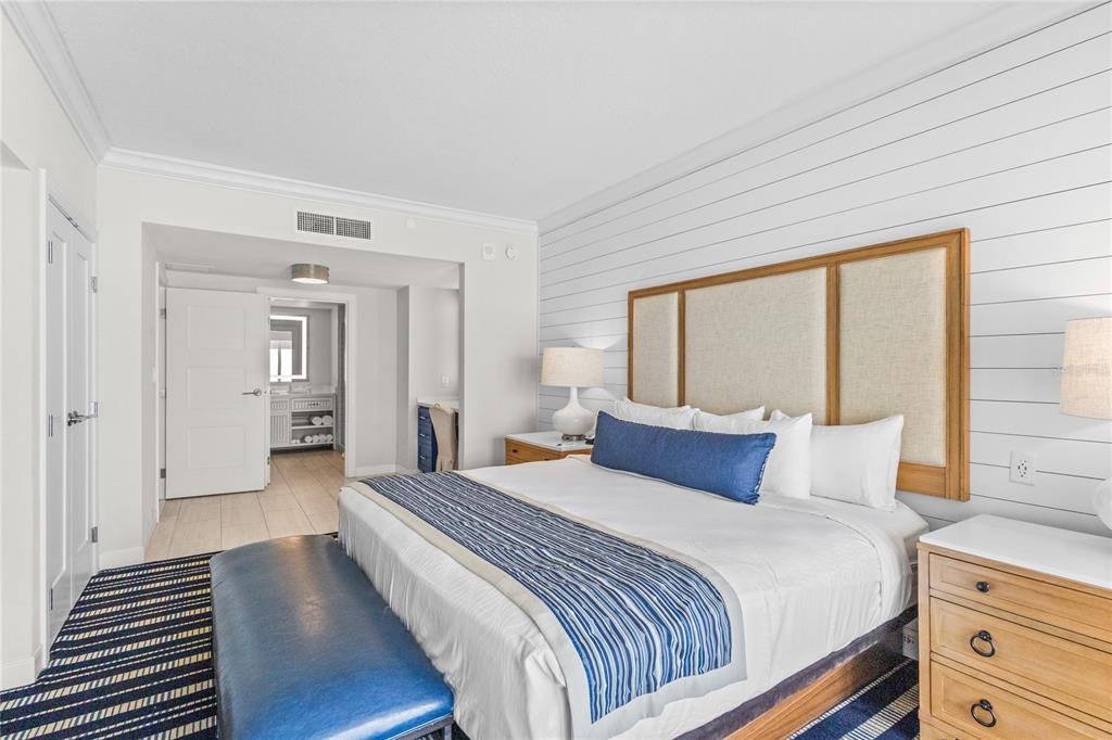 230 Sands Point Road, Unit 3703 Longboat Key, FL 34228 - Photo 21 of 40