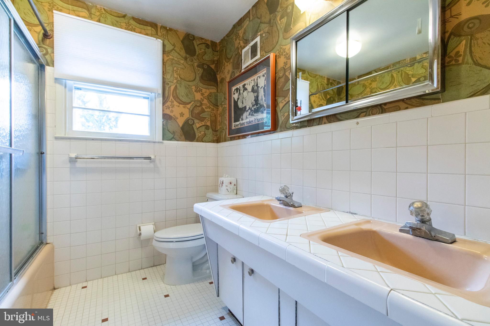 1841 Cobden Road Glenside, PA 19038 - Photo 15 of 20 Main Level Hall Full Bathroom