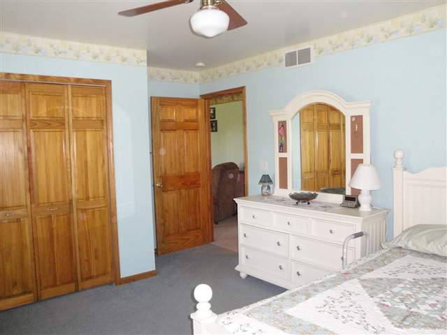 15581 Hough Road Allenton, MI 48002 - Photo 15 of 29 31053072-14.JPG