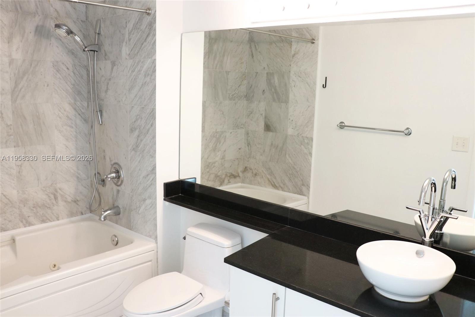 31 Southeast 5th Street, Unit 507 Miami, FL 33131 - Photo 11 of 21