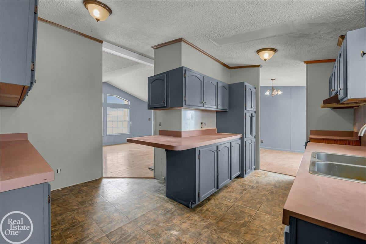 7677 Hewitt Road Avoca, MI 48006 - Photo 14 of 41 50198342-e02d76d1-179a-46fe-8fea-0758fb7a0a4d.JPG