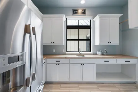 $2,599,000 | 821 Angel Light Drive, Spicewood, TX 78669