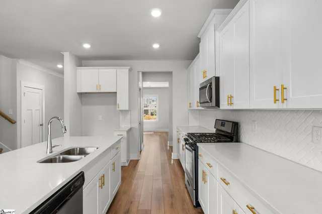 $429,000 | 30 Shorncliffe Road, Simpsonville, SC 29680