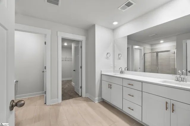 $429,000 | 30 Shorncliffe Road, Simpsonville, SC 29680