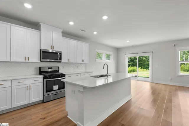 $429,000 | 30 Shorncliffe Road, Simpsonville, SC 29680