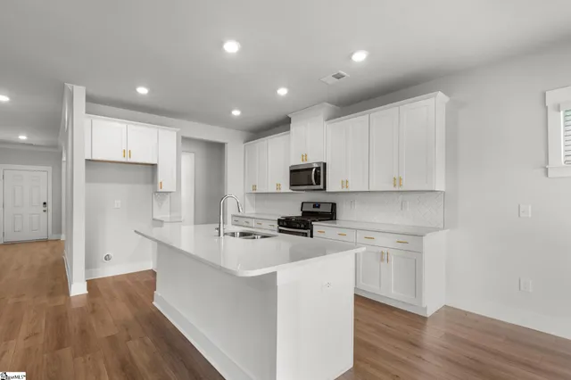 $429,000 | 30 Shorncliffe Road, Simpsonville, SC 29680