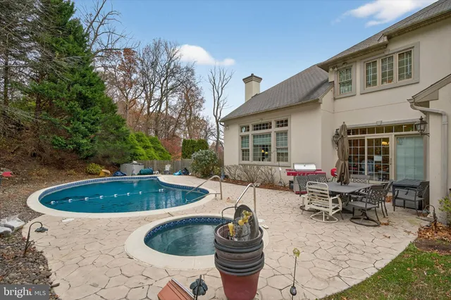$1,150,000 | 7 Woods Way, Wyomissing, PA 19610