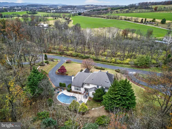 $1,150,000 | 7 Woods Way, Wyomissing, PA 19610