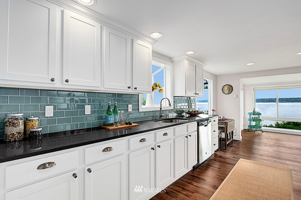 13009 Southwest Bachelor Road Vashon, WA 98070 - Photo 14 of 25 Gallery Image 14