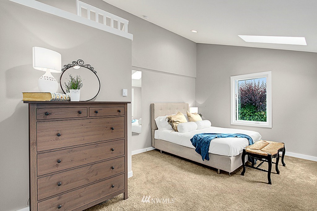 13009 Southwest Bachelor Road Vashon, WA 98070 - Photo 17 of 25 Gallery Image 17