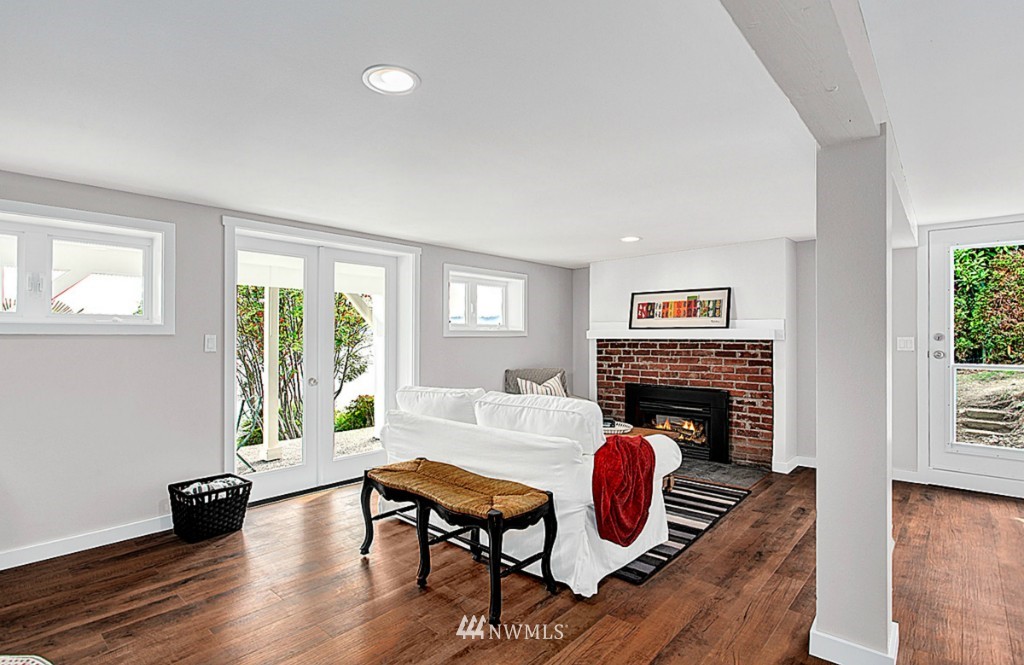 13009 Southwest Bachelor Road Vashon, WA 98070 - Photo 18 of 25 Gallery Image 18