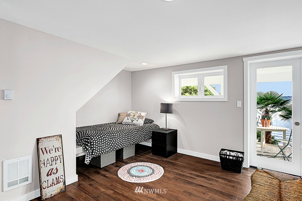 13009 Southwest Bachelor Road Vashon, WA 98070 - Photo 19 of 25 Gallery Image 19