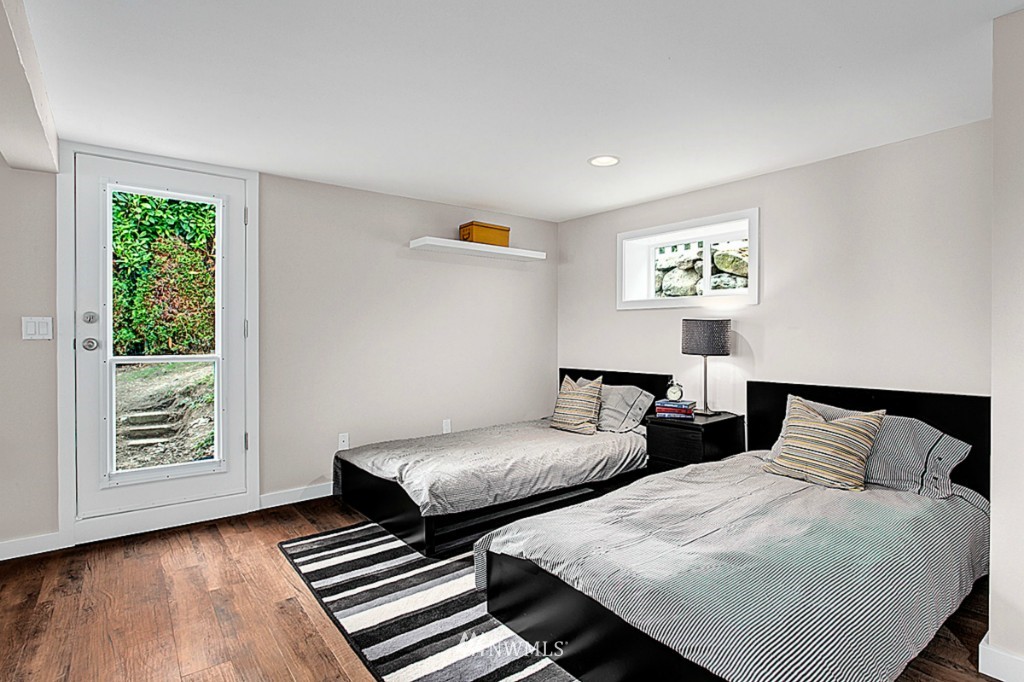 13009 Southwest Bachelor Road Vashon, WA 98070 - Photo 20 of 25 Gallery Image 20