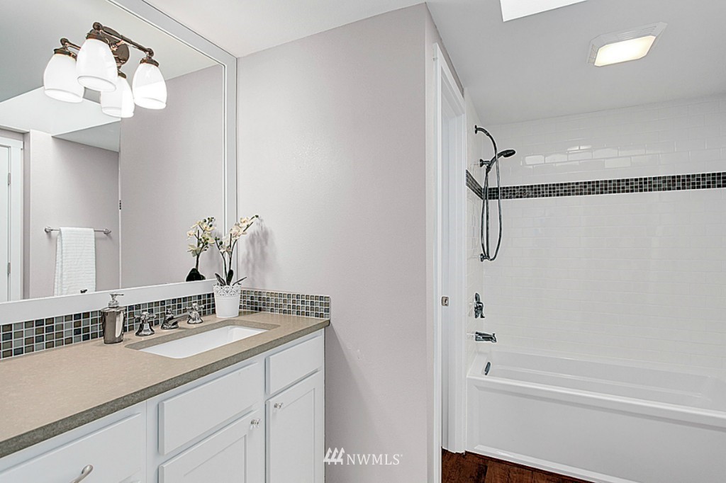 13009 Southwest Bachelor Road Vashon, WA 98070 - Photo 21 of 25 Gallery Image 21