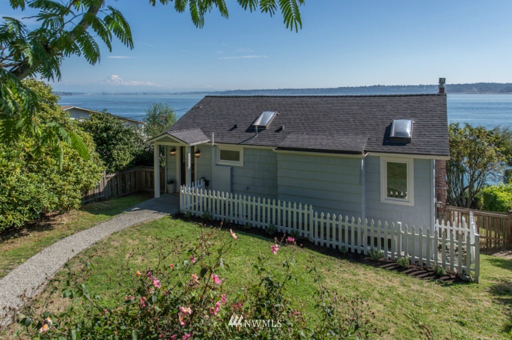13009 Southwest Bachelor Road Vashon, WA 98070 - Photo 4 of 25 Gallery Image 4