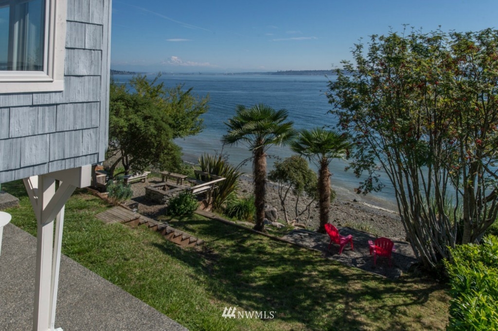 13009 Southwest Bachelor Road Vashon, WA 98070 - Photo 6 of 25 Gallery Image 6