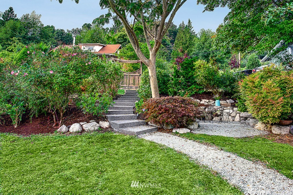 13009 Southwest Bachelor Road Vashon, WA 98070 - Photo 8 of 25 Gallery Image 8