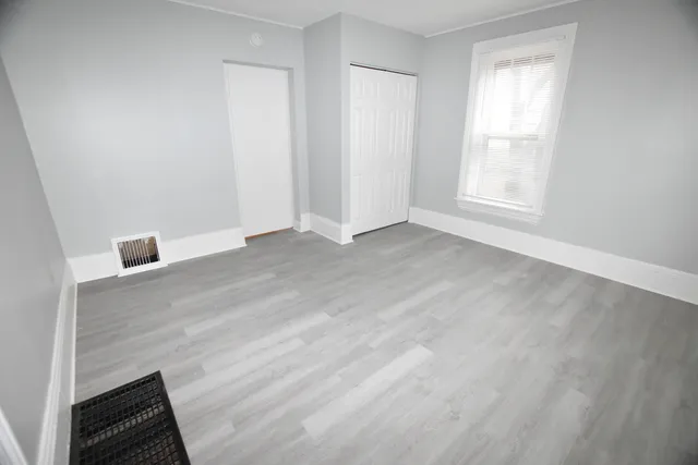 $1,250 | 426 North Lake Street, Unit 1, Aurora, IL 60506