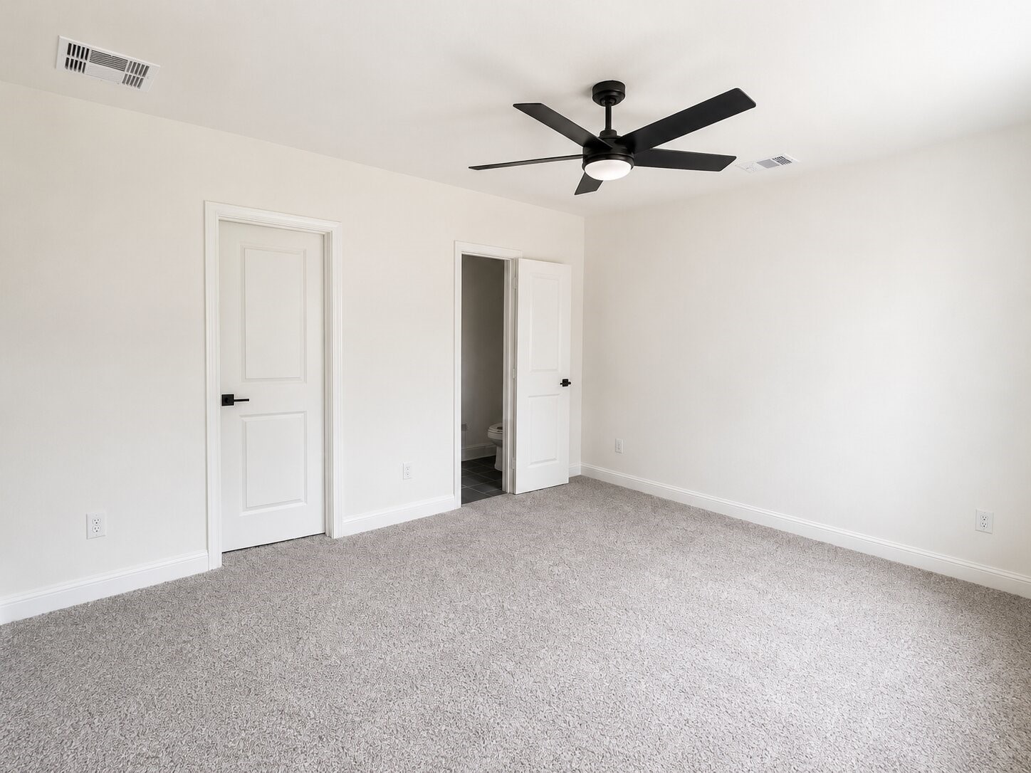 806 South Colbert Street Dayton, TX 77535 - Photo 5 of 6