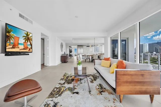 $11,000 | 612 Bayshore Drive, Unit 802, Fort Lauderdale, FL 33304