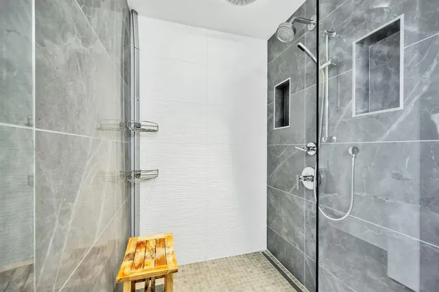 $11,000 | 612 Bayshore Drive, Unit 802, Fort Lauderdale, FL 33304