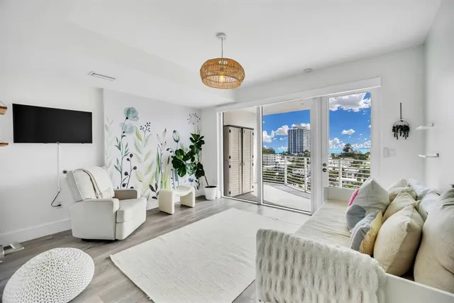 $11,000 | 612 Bayshore Drive, Unit 802, Fort Lauderdale, FL 33304