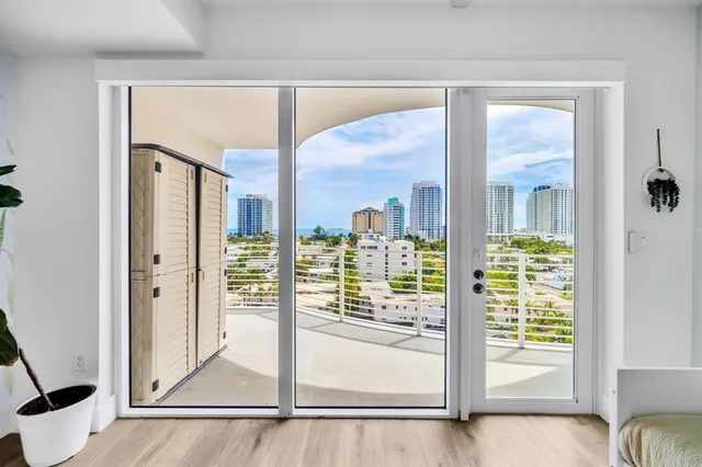 $11,000 | 612 Bayshore Drive, Unit 802, Fort Lauderdale, FL 33304