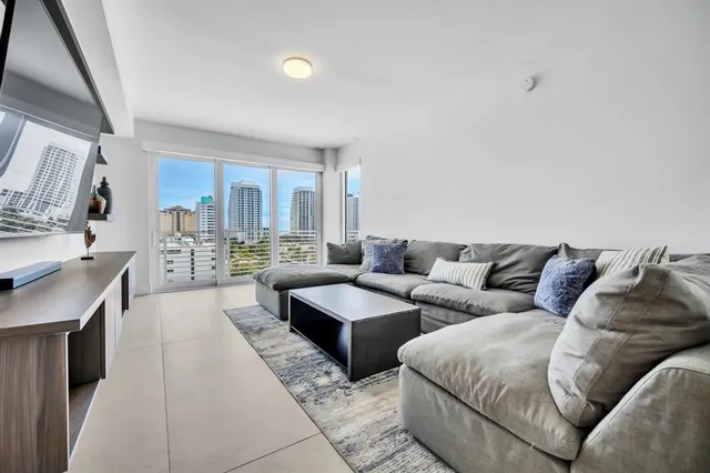 $11,000 | 612 Bayshore Drive, Unit 802, Fort Lauderdale, FL 33304