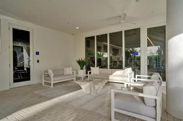 $11,000 | 612 Bayshore Drive, Unit 802, Fort Lauderdale, FL 33304