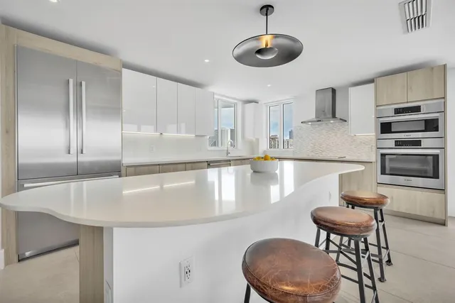 $11,000 | 612 Bayshore Drive, Unit 802, Fort Lauderdale, FL 33304