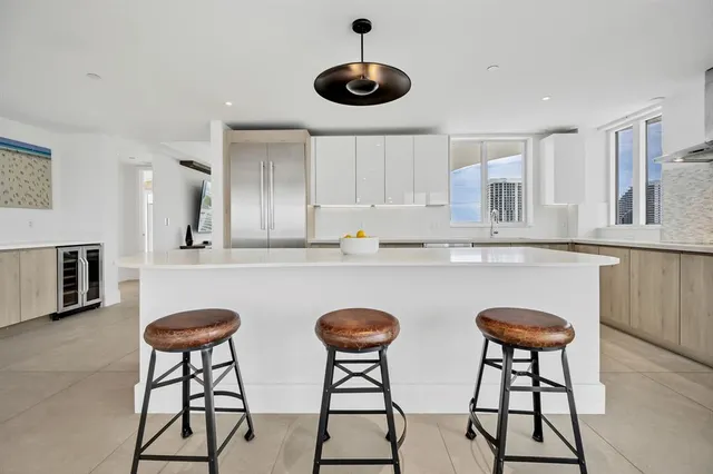 $11,000 | 612 Bayshore Drive, Unit 802, Fort Lauderdale, FL 33304