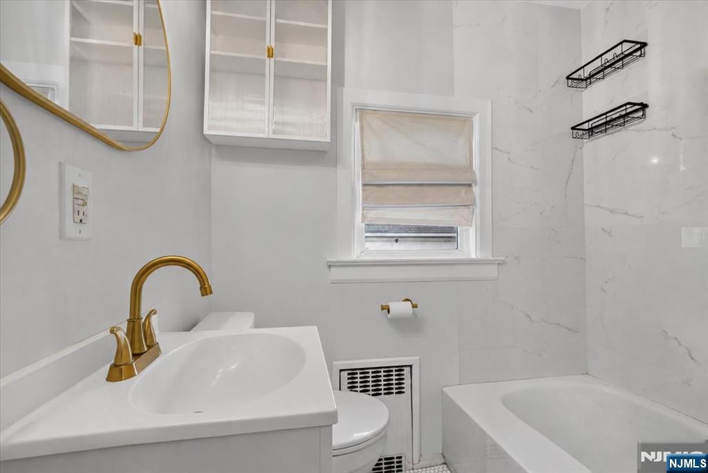 7 Laurel Place East Rutherford, NJ 07073 - Photo 7 of 35 Gallery Image 7