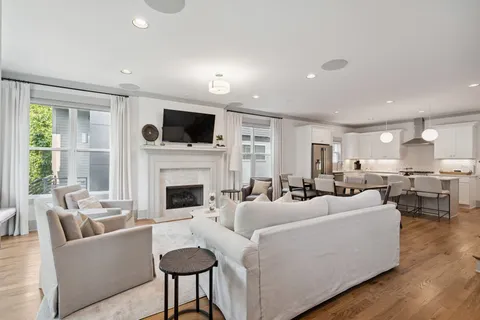 $840,000 | 913 South Street, Nashville, TN 37203