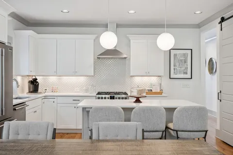 $840,000 | 913 South Street, Nashville, TN 37203