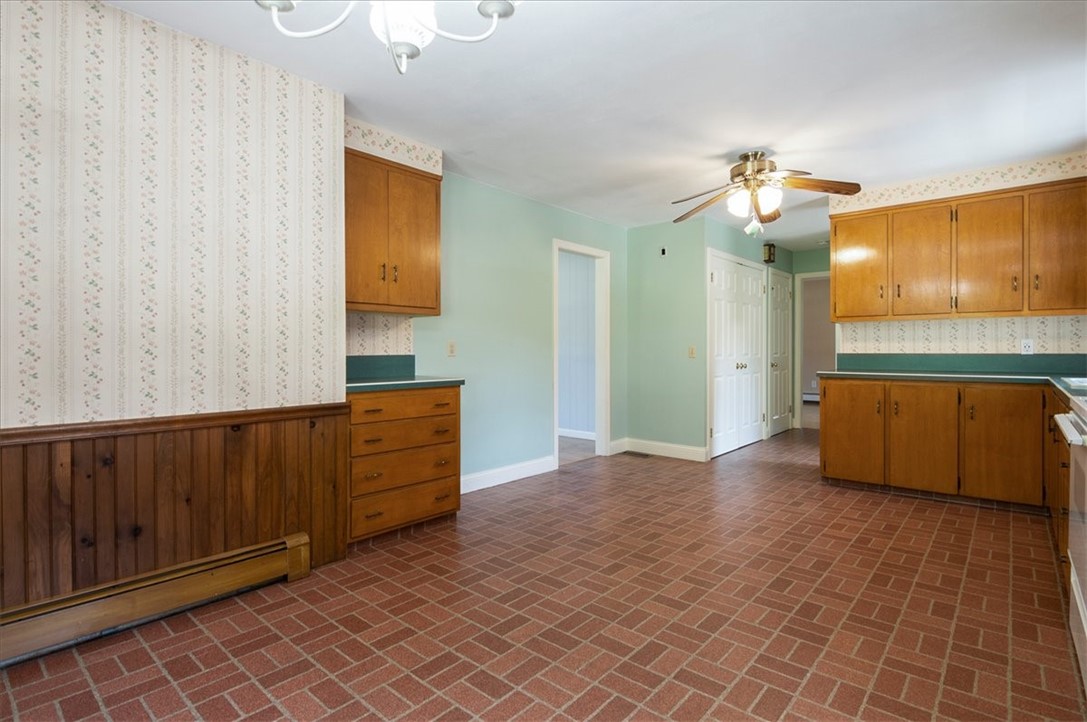 211 Post Road Westerly, RI 02891 - Photo 17 of 29