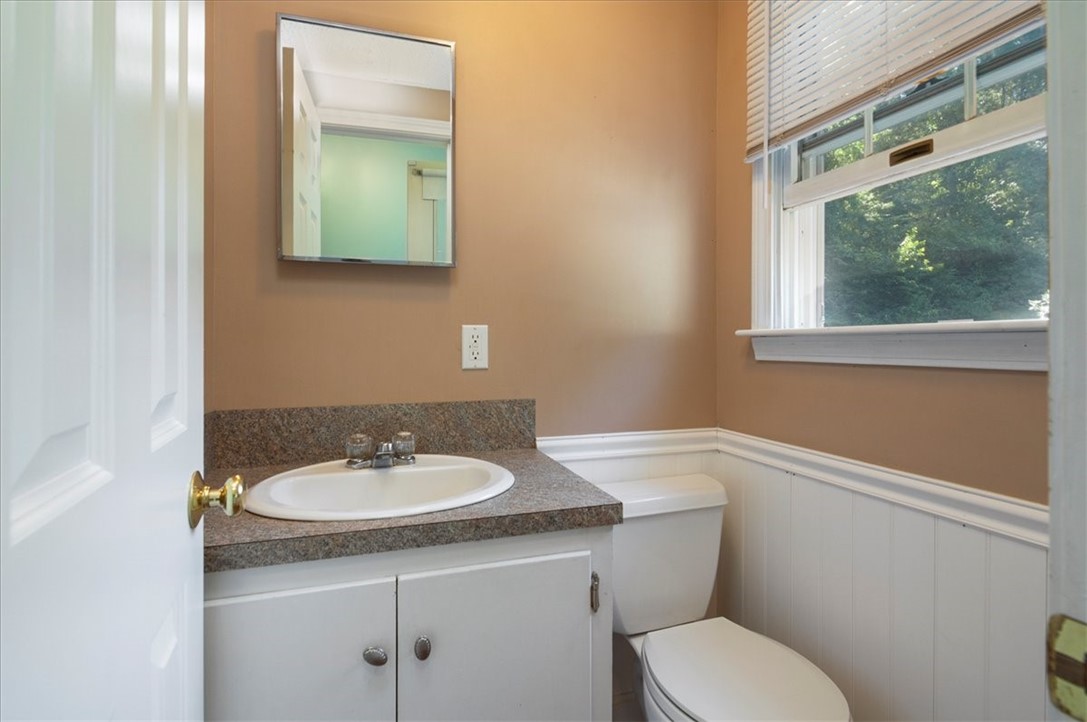 211 Post Road Westerly, RI 02891 - Photo 19 of 29