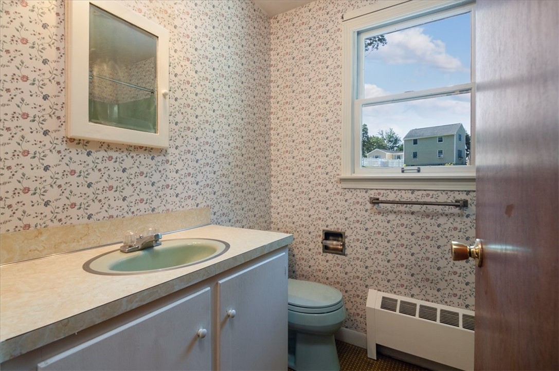 211 Post Road Westerly, RI 02891 - Photo 27 of 29