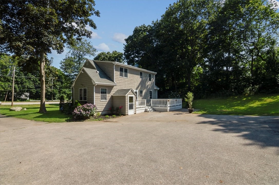 211 Post Road Westerly, RI 02891 - Photo 6 of 29