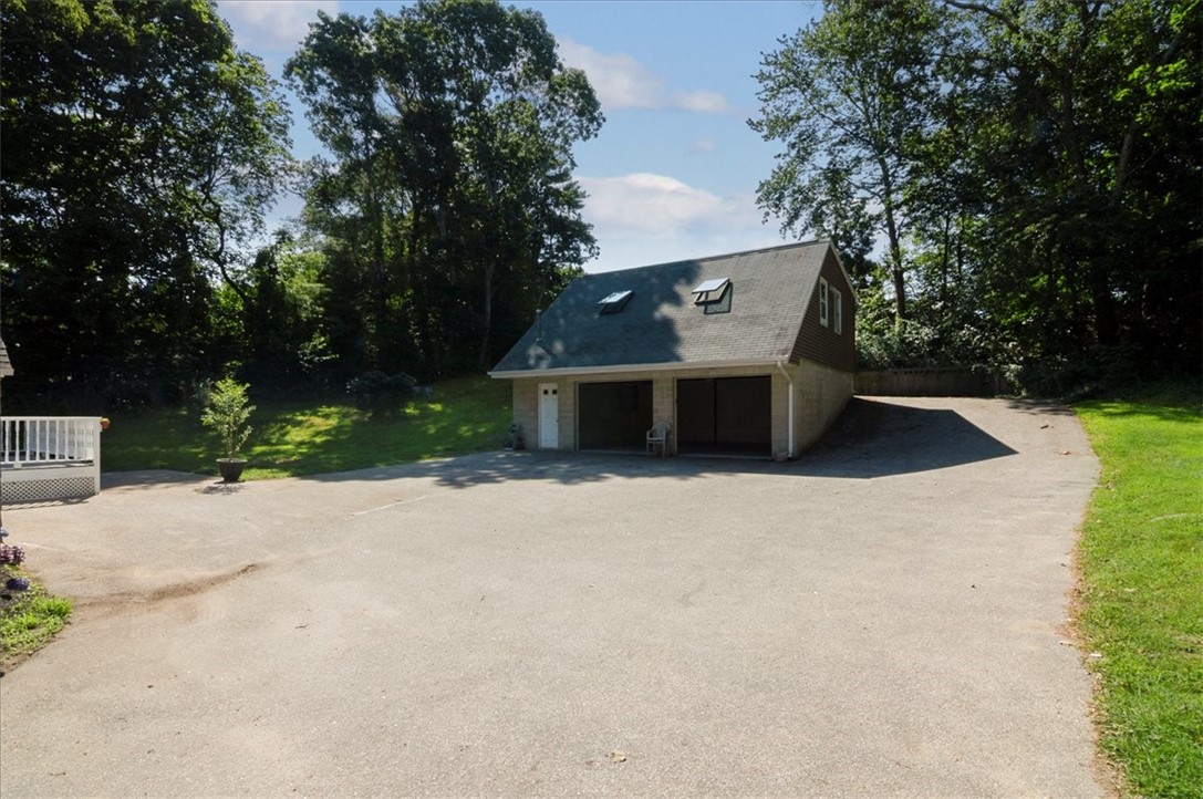 211 Post Road Westerly, RI 02891 - Photo 7 of 29