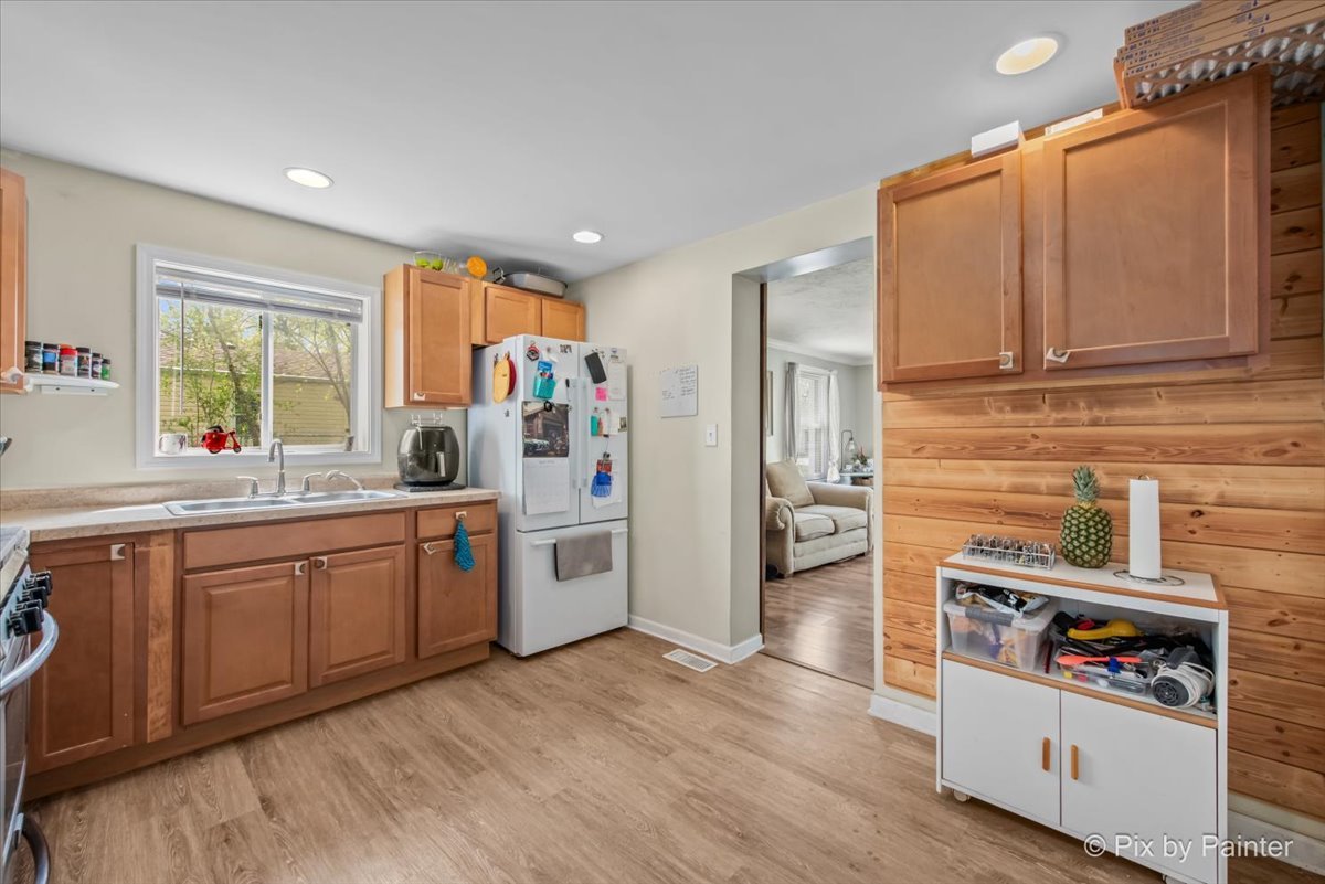 2381 Elm Road West Chicago, IL 60185 - Photo 9 of 41 Gallery Image 9